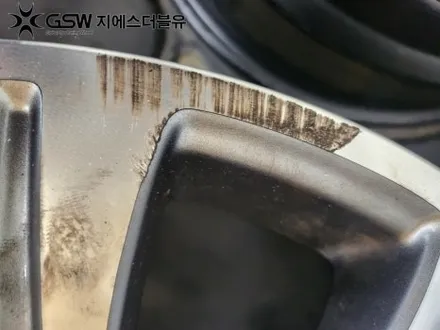 벤츠 E450 19인치휠 다이아컷팅 수원 휠복원 잘하는 업체! 지에스 더블유! / 성남시 시흥동