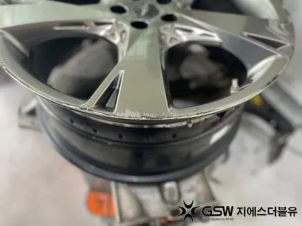 부산 제네시스 GV80 22인치휠 반광 스퍼터링 휠복원 작업 잘하는 업체! GSW! / 성남시 시흥동