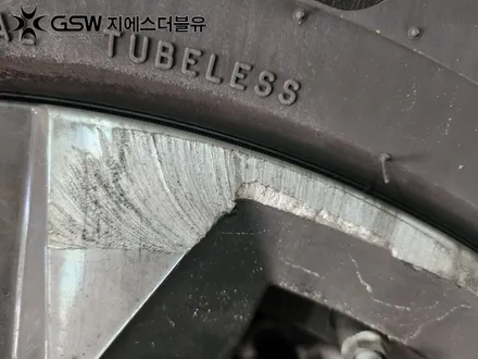 미니쿠페 컨트리맨S 언테임드 18인치휠 다이아컷팅 부산 휠복원 / 성남시 시흥동