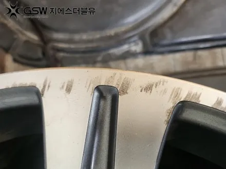 벤츠 E450 19인치휠 다이아컷팅 수원 휠복원 잘하는 업체! 지에스 더블유! / 성남시 시흥동