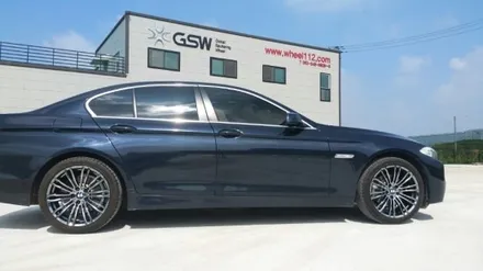 수입차 휠 수리 잘하는  GSW BMW520 블랙크롬 유리막코팅 / 광주 서구 매월동
