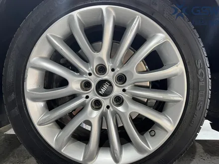 BMW 미니쿠퍼 17인치 휠복원 순정 실버색상 휠 도색작업 지에스더블유전주점 / 광주 서구 매월동