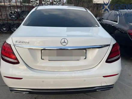 벤츠 E클래스 E220d 휠복원 18인치 순정 휠 휠도색작업 지에스더블유 / 광주 서구 매월동
