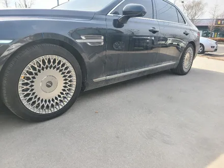 제네시스 G90 휠 복원 [수입차휠수리 수입차휠복원 전주휠 익산휠 군산휠 대전휠 광주휠 광주휠수리 광주휠복원 광주중고차 광주매월동 광주맛집 전주휠수리 전주휠복원 스퍼터링] / 광주 서구 매월동