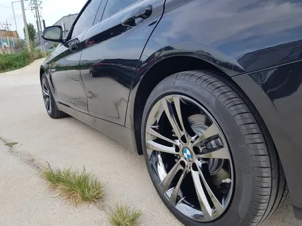 전주bmw3시리즈휠복원블랙크롬도색[전주휠복원수리][전주휠][전주중고휠][전북휠복원][전북휠수리][전주휠도색][스퍼터링휠도색][크롬휠복원][블랙크롬][익산휠복원][군산휠복원수리] / 광주 서구 매월동