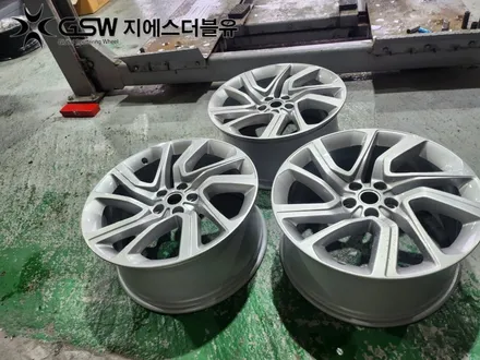 광주 랜드로버 휠복원 순정 21인치 새 휠로 만들기! / 광주 서구 매월동