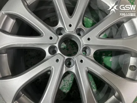 벤츠 E클래스 18인치 휠교환 상처난 휠도 1:1교환 가능해요 / 광주 서구 매월동
