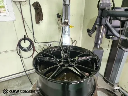 쉐보레 카마로SS 20인치휠 블랙유광 부산 휠도색 / 광주 서구 매월동