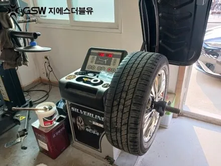창원 카니발 휠도색 19인치휠 도장면 떨어짐으로 인한 화이트 크롬 휠도색 작업 후기 / 광주 서구 매월동