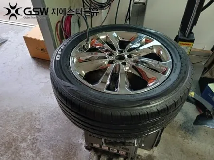 울산 카니발 휠도색 19인치휠 도장면 떨어짐으로 인한 화이트 크롬 휠도색 작업 후기 / 광주 서구 매월동