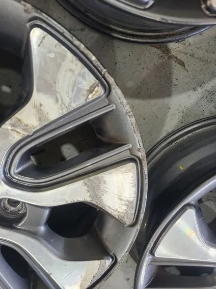 [모닝 휠 복원] 지에스더블유 수입차휠수리 수입차휠복원 전주휠 익산휠 군산휠 대전휠 광주휠 전주휠수리 전주휠복원 스퍼터링 블랙크롬 분체도장 휠도장 휠도색 / 광주 서구 매월동