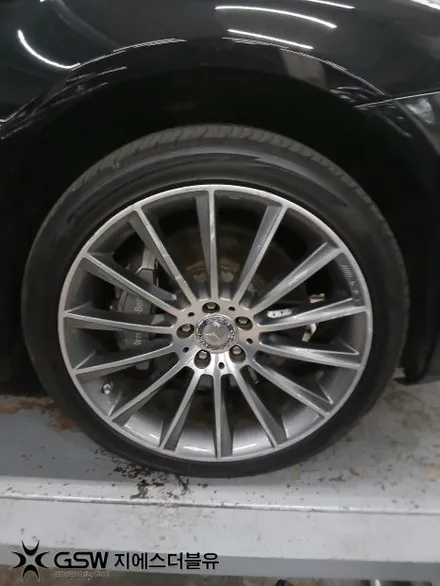 벤츠 S350d 휠 이렇게 긁히면 복원 가능할까요? 부산 휠복원 작업 / 광주 서구 매월동