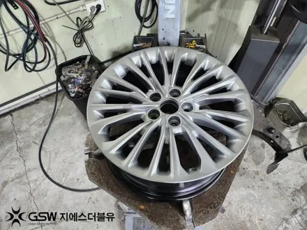 판교휠복원 도요타 아발로 18인치 실버 스크래치 작업 후기 / 광주 서구 매월동