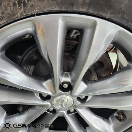 광주 싼타페 DM 18인치 휠복원 벗겨진 휠 그냥 덮어서 작업하지 않습니다 / 광주 서구 매월동