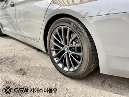 BMW G30 520D 18인치휠 일산 휠도색 잘하는 업체 추천드립니다! / 광주 서구 매월동