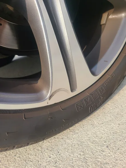 벤츠E클래스 다이아몬드 컷팅 휠 복원 지에스더블유 수입차휠수리 수입차휠복원 전주휠 익산휠 군산휠 대전휠 광주휠 전주휠수리 전주휠복원 스퍼터링 블랙크롬 분체도장 휠도장 / 광주 서구 매월동
