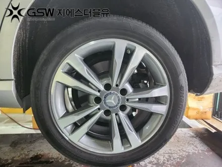 부산 휠수리 벤츠 E클래스 17인치휠 다이아컷팅 수리 잘하는 업체! / 광주 서구 매월동
