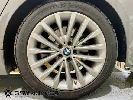 전주 BMW G30 520D 휠도색 18인치휠 순정색상에서 반광색상으로 도색장착 작업 후기입니다! / 광주 서구 매월동