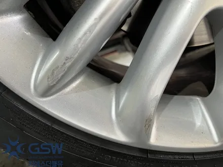 BMW 미니쿠퍼 17인치 휠복원 순정 실버색상 휠 도색작업 지에스더블유전주점 / 광주 서구 매월동