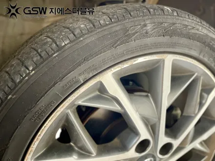 군산 중고휠 현대 아반떼 AD 17인치 휠 긁힘으로 인한 다이아컷팅 휠복원 작업 후기 / 광주 서구 매월동