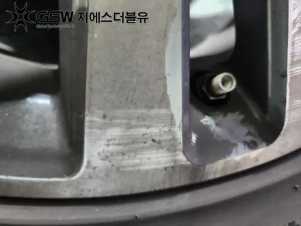 부산 휠수리 벤츠 E클래스 17인치휠 다이아컷팅 수리 잘하는 업체! / 광주 서구 매월동