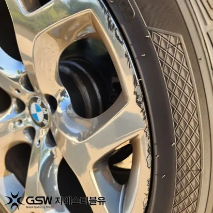 BMW X6 20인치휠 순정휠에서 블랙유광 대구 휠도색 / 광주 서구 매월동