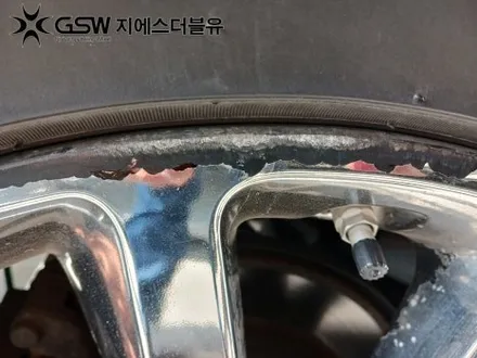 청주 쏘렌토 UM 19인치휠 블랙유광 휠도색 / 광주 서구 매월동