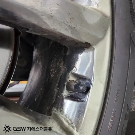 광주 카니발 화이트 크롬 휠도색 후기 괜히 휠 교체 알아봤네요 / 광주 서구 매월동