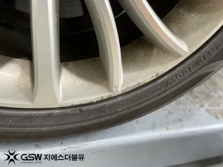 BMW 520D 대전 휠복원 심하게 손상된 휠도 새것처럼 / 대전 유성구 복용동