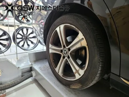 벤츠 휠복원 E220D 18인치휠 다이아컷팅 대전 휠복원 / 대전 유성구 복용동