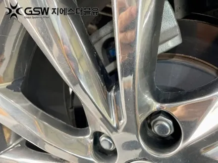 판교 휠도색 잘하는 업체 추천드립니다! 카니발 19인치 화이트 크롬 휠도색 작업 / 대전 유성구 복용동