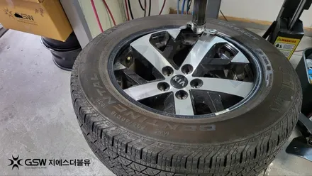 대전 쏘렌토MQ4 순정 18인치휠 연석으로 인한 다이아컷팅 휠 복원 작업 후기 / 대전 유성구 복용동