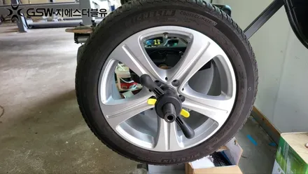 벤츠 휠복원 E200 18인치휠 대전 휠복원 잘하는 곳! 지에스 더블유 / 대전 유성구 복용동