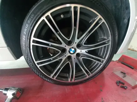 [지에스더블유 광주점] BMW 순정 18인치 컷팅 휠 복원 [순천휠복원][순천휠수리][순천휠도색] / 대전 유성구 복용동