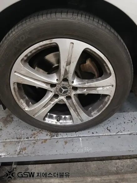 부산 벤츠 E220D 18인치 휠 교체 없이 복원 / 대전 유성구 복용동