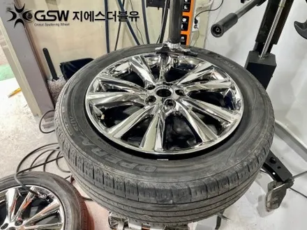 판교 휠도색 잘하는 업체 추천드립니다! 카니발 19인치 화이트 크롬 휠도색 작업 / 대전 유성구 복용동