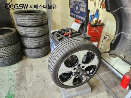 여주 휠복원 폭스바겐 골프 리볼버 18인치휠 상처로 인한 다이아몬드컷팅 휠복원 작업 후기 / 대전 유성구 복용동