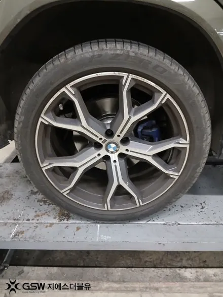 휠 림 손상 고민? 부산 BMW X6 21인치 휠복원으로 해결 / 대전 유성구 복용동
