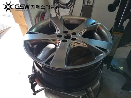 대전 휠복원 제네시스 GV80 22인치휠 반광 스크래치 복원 잘하는 업체! 지에스 더블유! / 대전 유성구 복용동