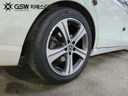 공주 벤츠 휠복원 E300 18인치휠 다이아컷팅 휠복원 잘하는 곳! 지에스 더블유! / 대전 유성구 복용동