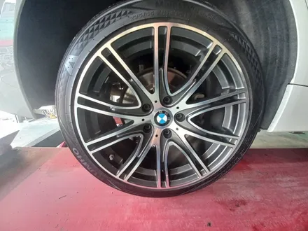 [지에스더블유 광주점] BMW 순정 18인치 컷팅 휠 복원 [순천휠복원][순천휠수리][순천휠도색] / 대전 유성구 복용동