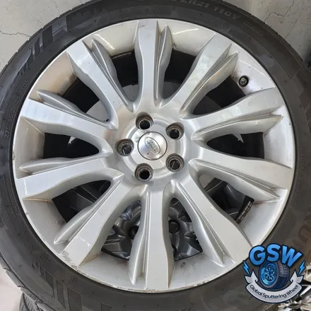 대전 랜드로버 레인지로버 보그 21인치휠 순정색상에서 특별한 블랙무광으로 휠 도색 작업 후기입니다. / 대전 유성구 복용동