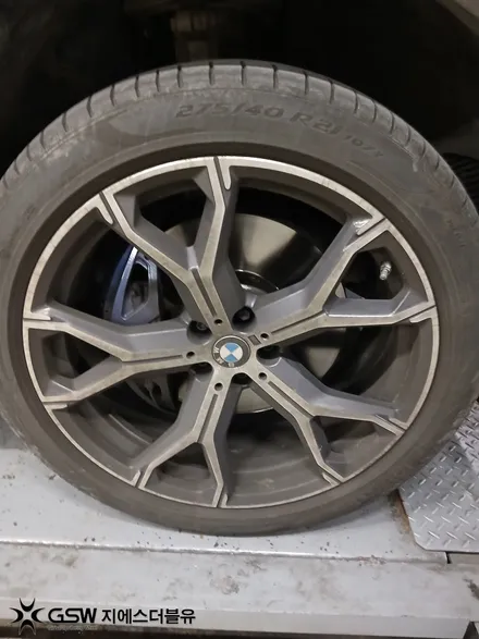 휠 림 손상 고민? 부산 BMW X6 21인치 휠복원으로 해결 / 대전 유성구 복용동