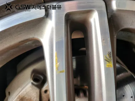 대전 휠복원 벤츠 E220D AMG 19인치휠 다이아컷팅 잘하는 업체! 지에스 더블유! / 대전 유성구 복용동