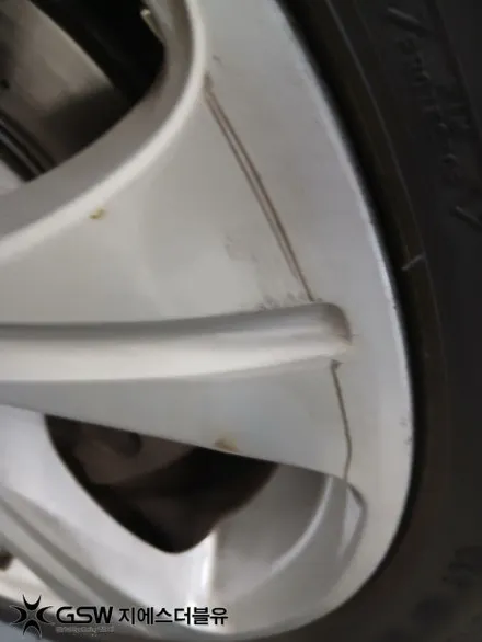 부산 벤츠 휠복원 잘하는 곳 E220d 18인치 실버휠 스크래치 복구 / 대전 유성구 복용동