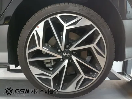 대전 아이오닉6 전기차 휠수리 20인치 순정휠 컷팅 휠복원 작업 잘하는 곳 / 대전 유성구 복용동