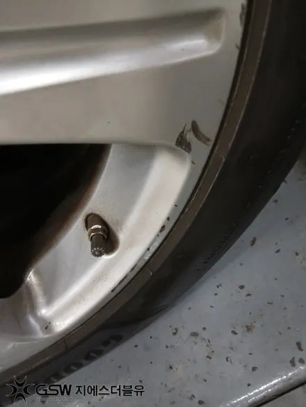 부산 벤츠 휠복원 잘하는 곳 E220d 18인치 실버휠 스크래치 복구 / 대전 유성구 복용동