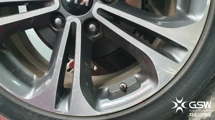 기아 K3 17인치 휠수리 상처가 심할수록 전문업체에 맡기세요 용인휠수리 / 대전 유성구 복용동
