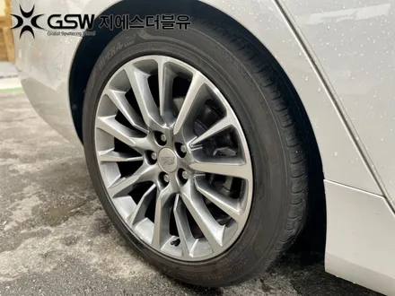 대전 캐딜락 CT6 순정 19인치 휠 복원 잘하는 곳 추천드립니다! / 대전 유성구 복용동