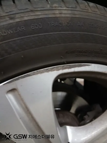 부산 벤츠 E220D 18인치 휠 교체 없이 복원 / 대전 유성구 복용동